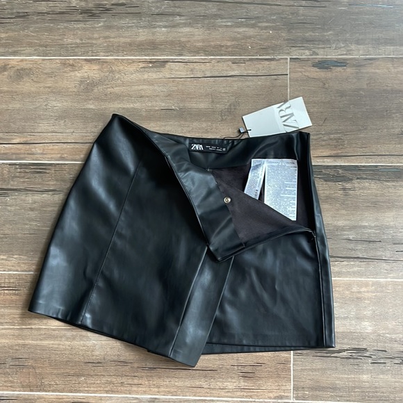 ZARA FAUX LEATHER SKORT - Picture 12 of 14